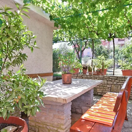 Apartment Fuer 2 Personen Ca 35 Qm In Stinjan, Istrien Istrische Riviera Stinjan